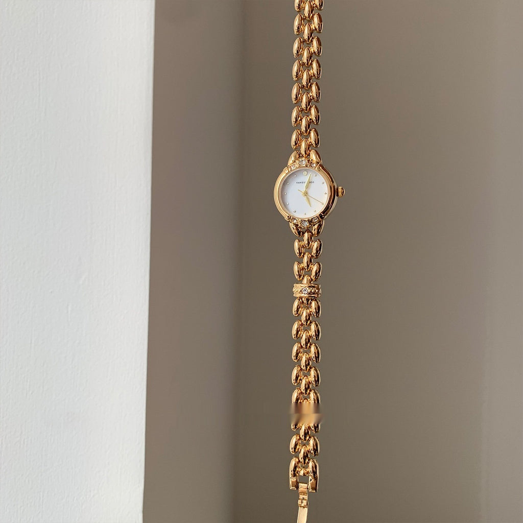 Elegant Personality Trend Mild Luxury Retro Rhinestone Quartz Watch