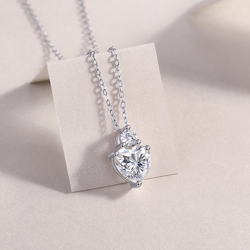 Ripple Fantasy - A Fashionable And Luxurious Diamond Jewelry Pendant Set With Moissanite S925 Sterling Silver And Platinum Plating