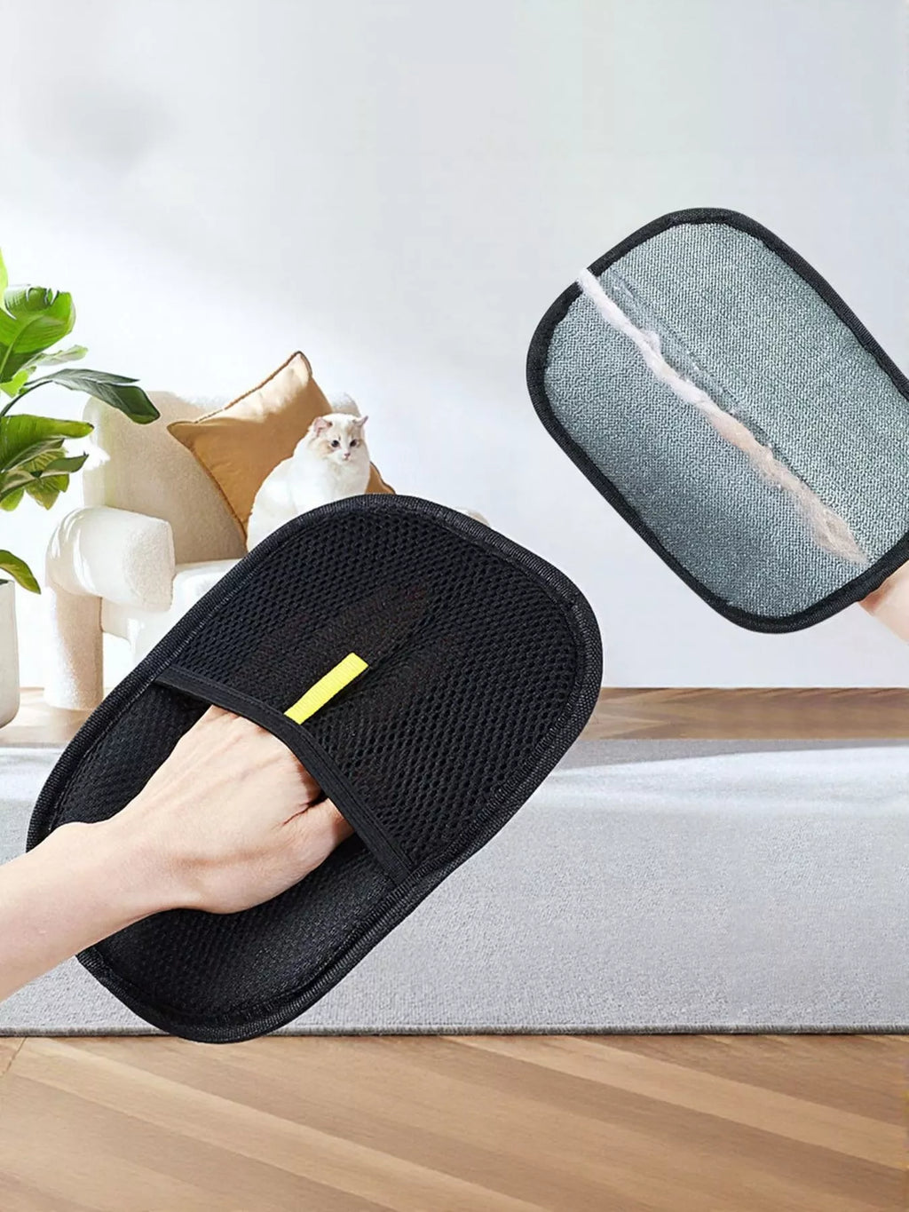 Washable & Reusable Glove-Shaped Pet Hair Remover by Trendsi