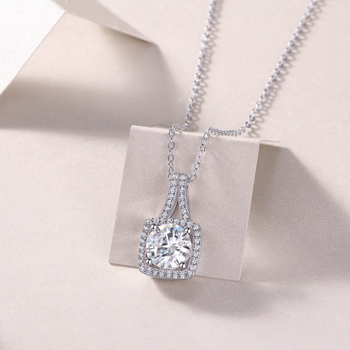 Small Square Diamond - A Fashionable And Luxurious Diamond Jewelry Piece Set With 2-carat Moissanite S925 Sterling Silver And Platinum-plated Pendant